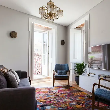 Apartamento Alfama Sophisticate Flat With Balconies 2bedrs 2baths & Ac In 19th Century Building Historic Center *