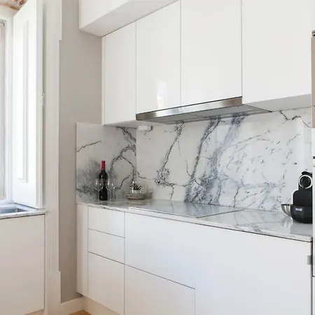 Alfama Sophisticate Flat With Balconies 2bedrs 2baths & Ac In 19th Century Building Historic Center Lisbon