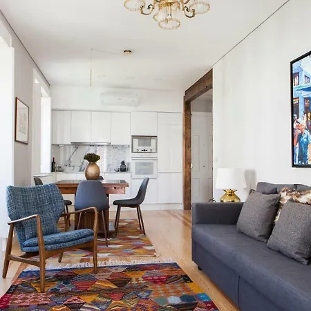 Alfama Sophisticate Flat With Balconies 2bedrs 2baths & Ac In 19th Century Building Historic Center Apartment *