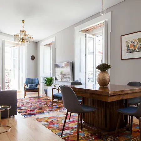 Alfama Sophisticate Flat With Balconies 2bedrs 2baths & Ac In 19th Century Building Historic Center * Lisbon