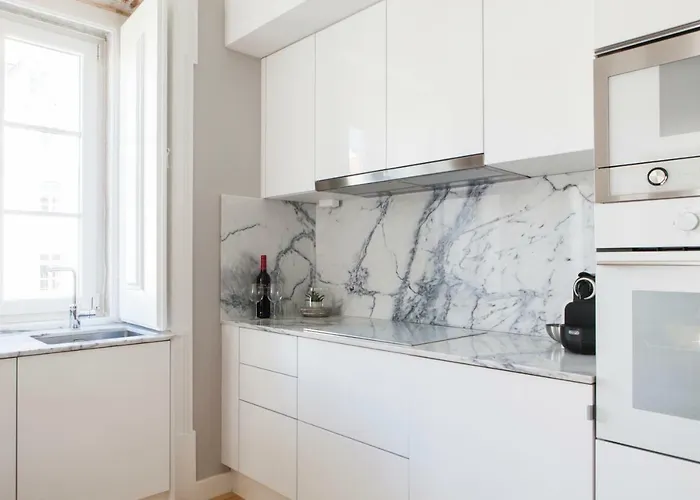 Alfama Sophisticate Flat With Balconies 2bedrs 2baths & Ac In 19th Century Building Historic Center Lisboa