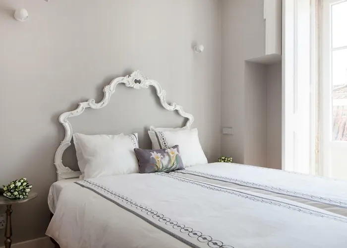 شقة Alfama Sophisticate Flat With Balconies 2bedrs 2baths & Ac In 19th Century Building Historic Center Lisboa