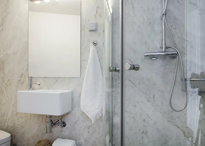 Alfama Sophisticate Flat With Balconies 2bedrs 2baths & Ac In 19th Century Building Historic Center Lisboa