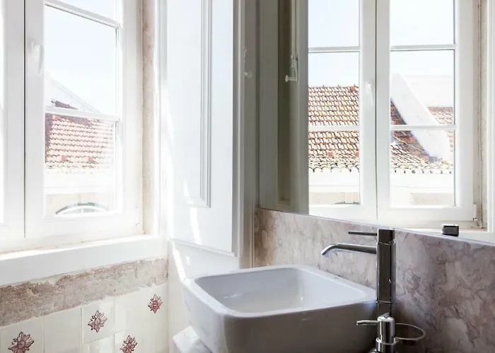 Alfama Sophisticate Flat With Balconies 2bedrs 2baths & Ac In 19th Century Building Historic Center