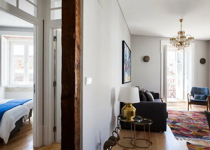 Alfama Sophisticate Flat With Balconies 2bedrs 2baths & Ac In 19th Century Building Historic Center شقة *