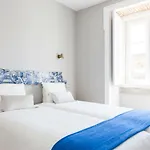 Alfama Sophisticate Flat With Balconies 2bedrs 2baths & Ac In 19th Century Building Historic Center アパート
